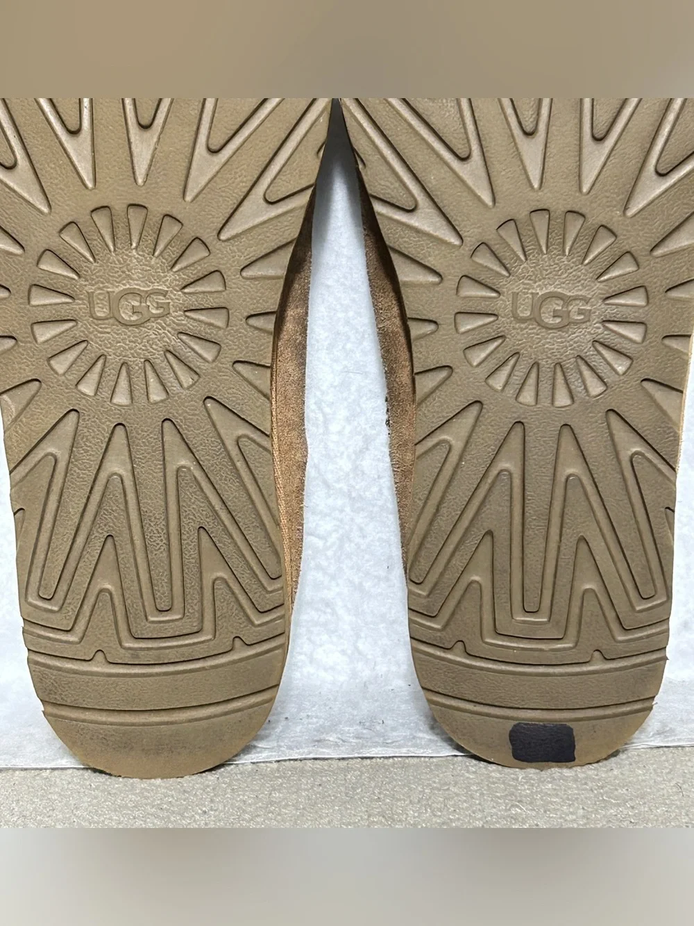 UGG mens chestnut